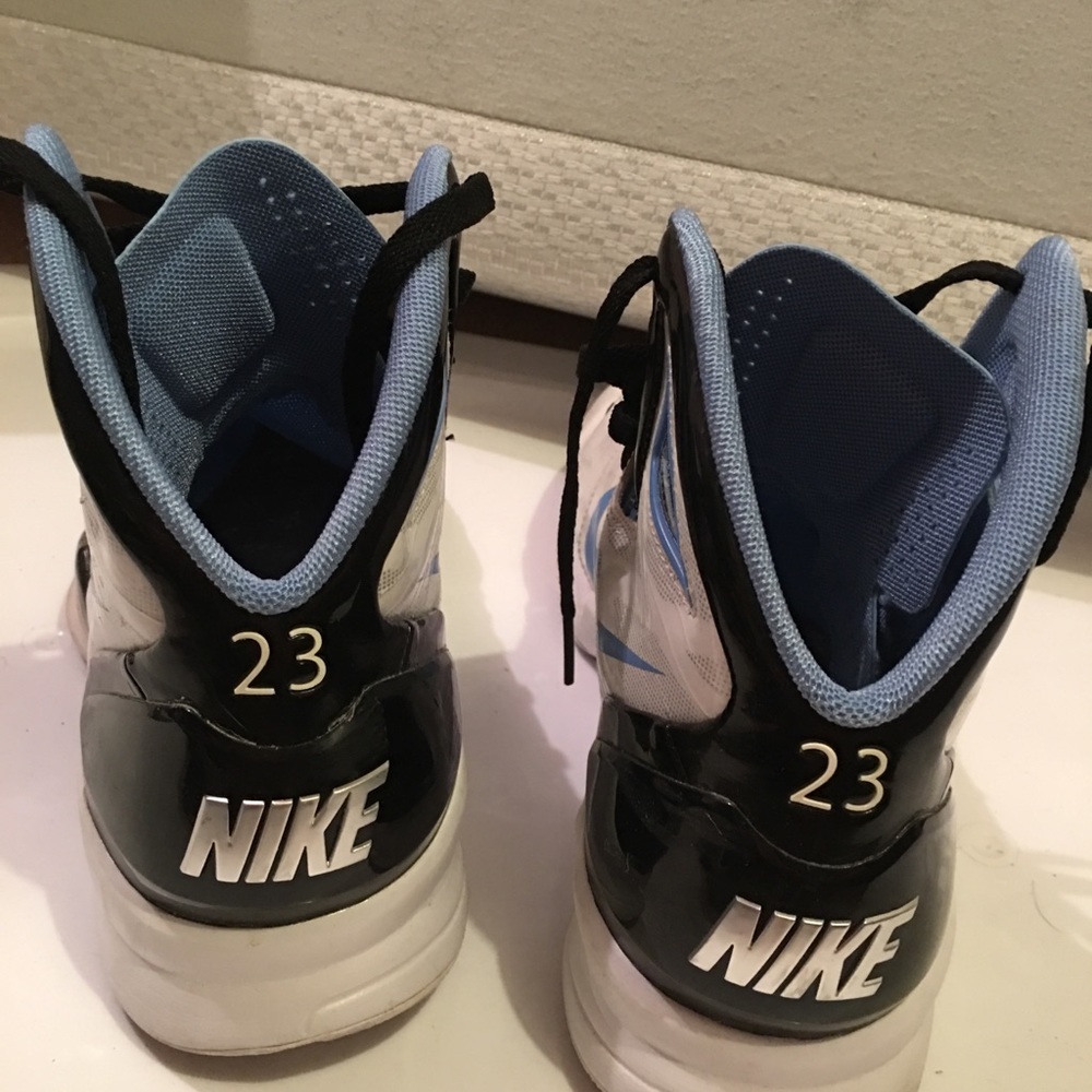 Nike ID Hyperdunk - Picture 2 of 6